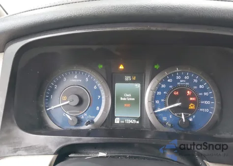 2019 Toyota Sienna Xle 8 Passenger z USA, uszkodzony, nr VIN 5TDYZ3DCXKS009142